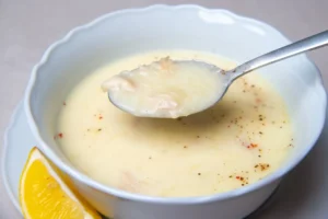 Terbiyeli tavuk suyu çorbası