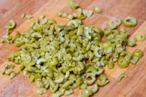 Yeşil zeytin mezesi