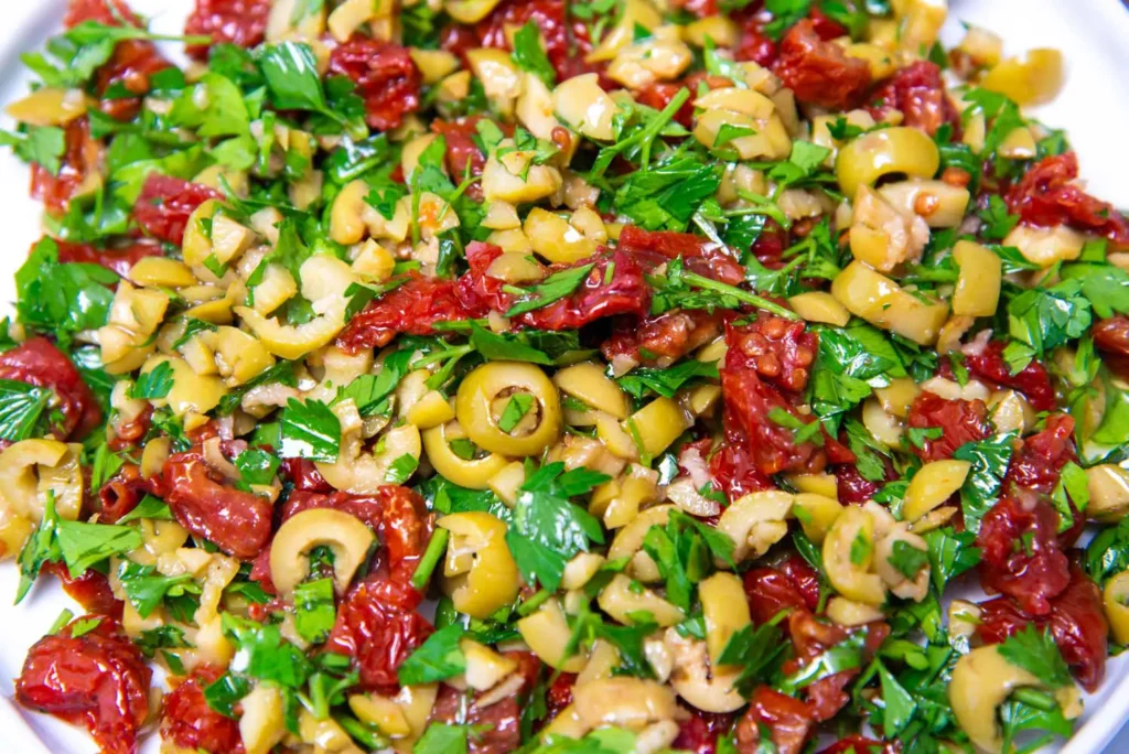 Yeşil zeytin mezesi