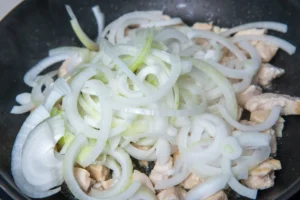 Köri soslu tavuk